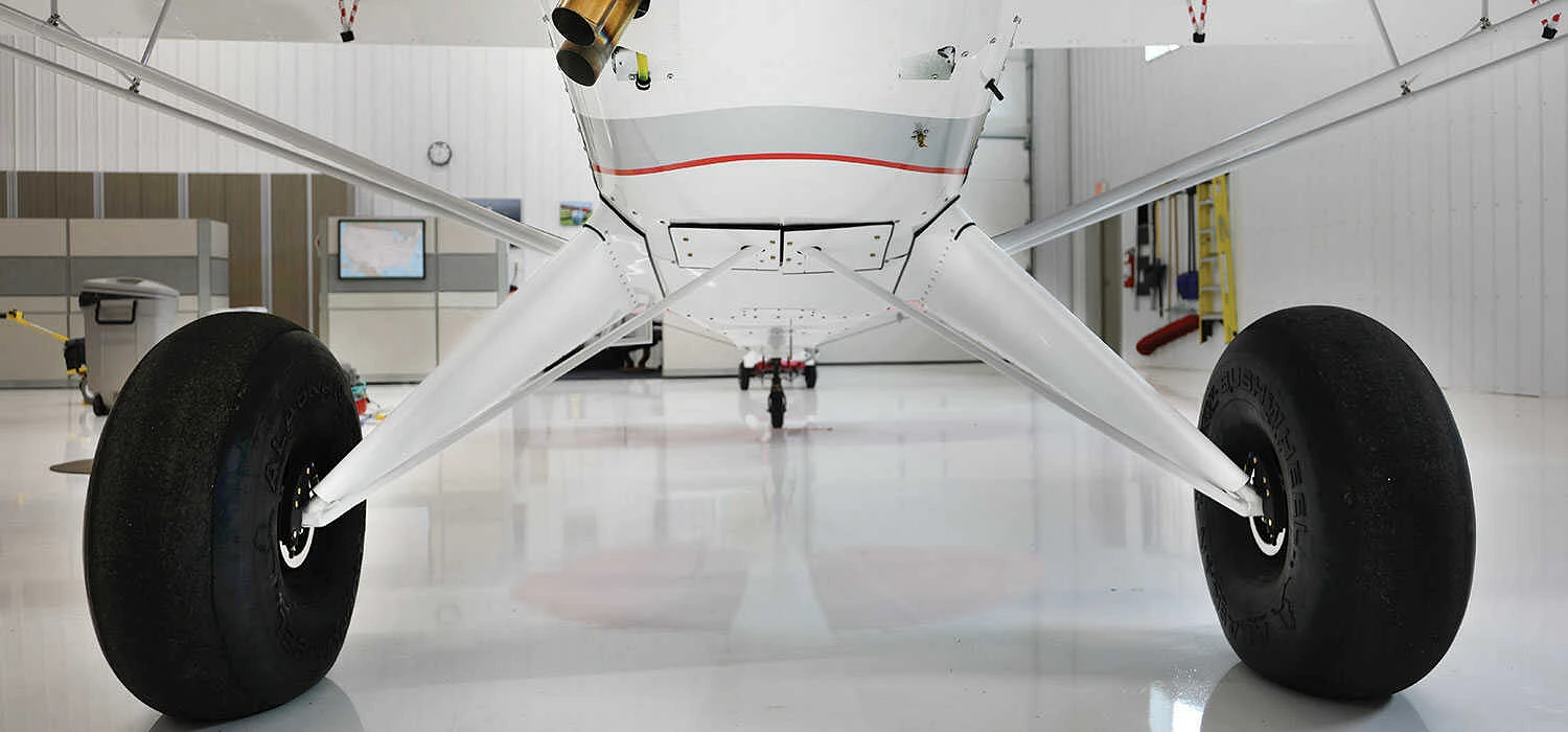 husky_razor_extended_landing_gear.jpg