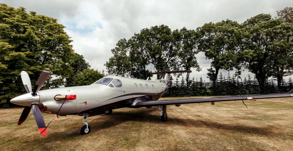 Pilatus PC-12 (5).jpg