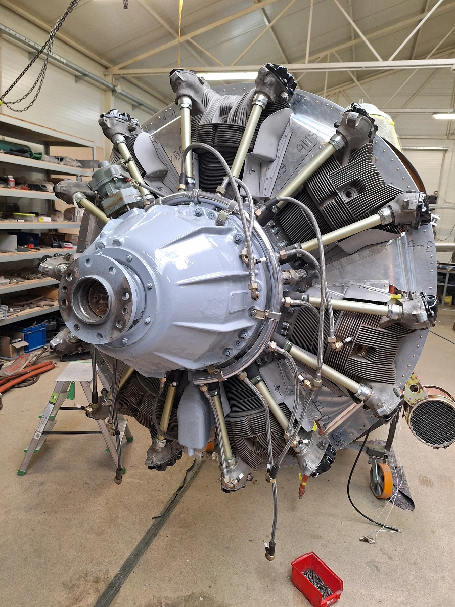 Deflektory silnika widok z przodu.jpg