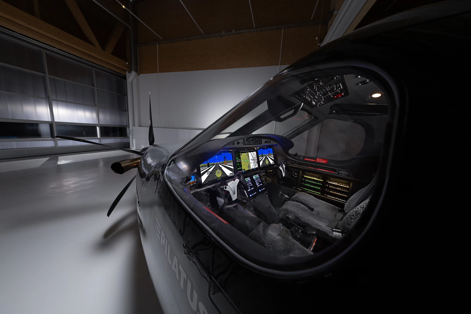 PC-12 PRO Exterior Cockpit III.jpg