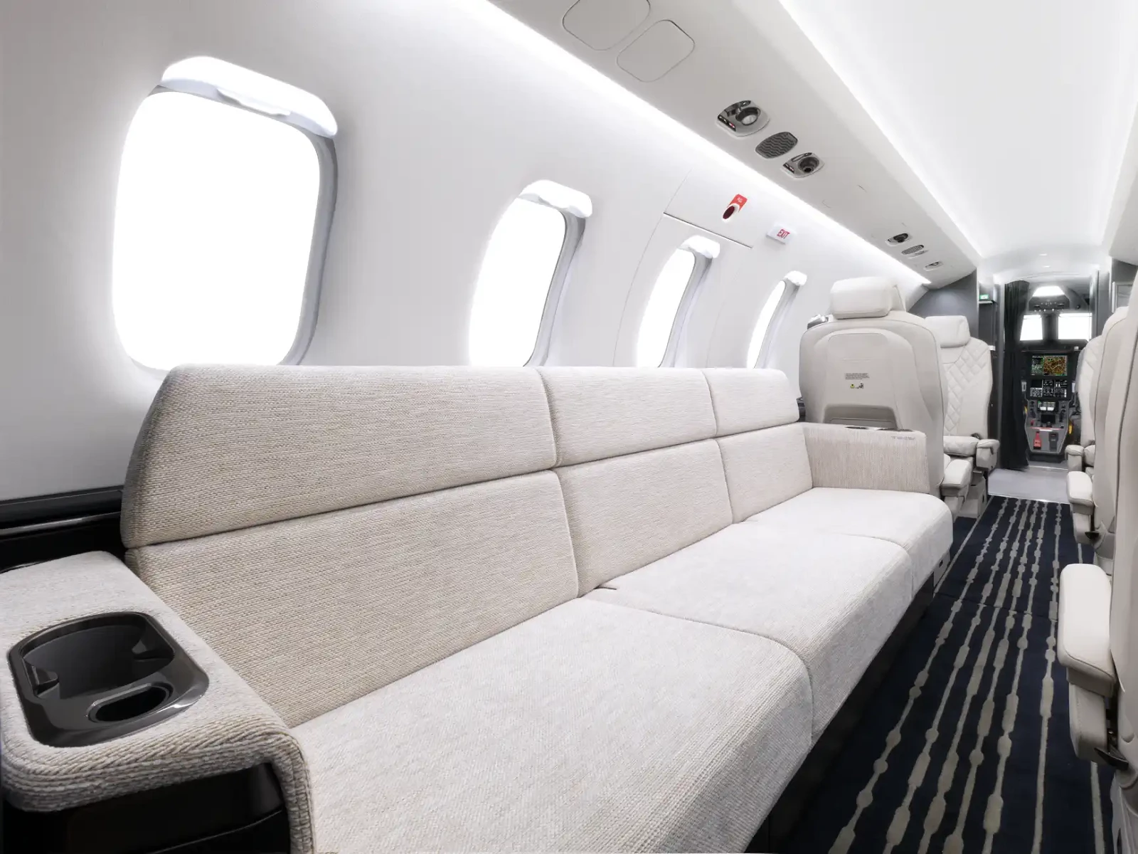 PC-24_Cabin_4.webp