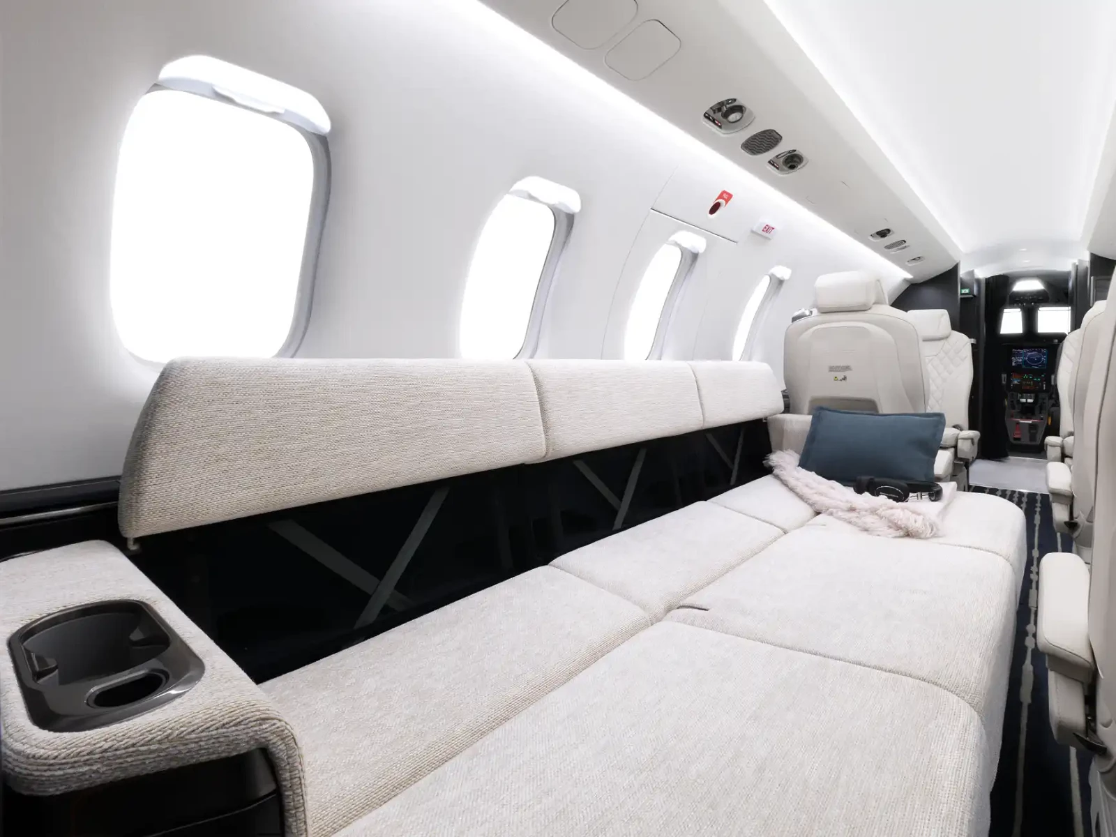 PC-24_Cabin_7.webp