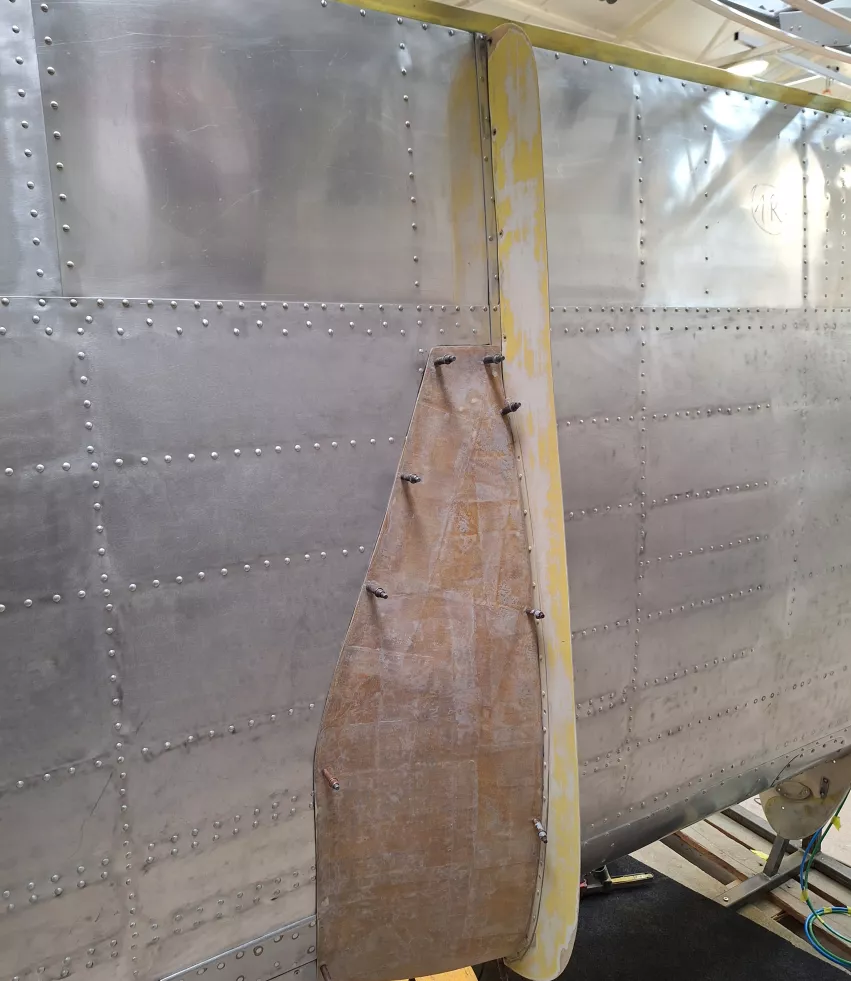 Owiewki podłączenia zastrzałów naprawione i gotowe do malowania.jpg