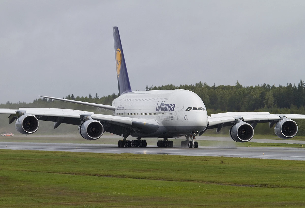 A380LHnr7small1200.jpg