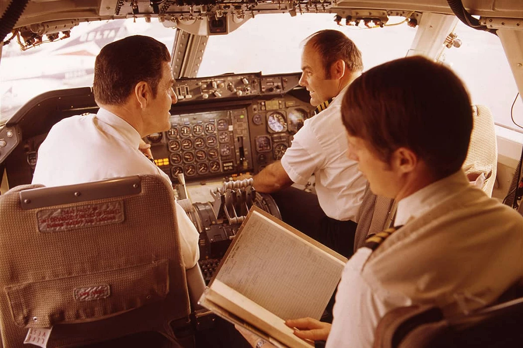 747-100-cockpit_05-23-13_031.jpg
