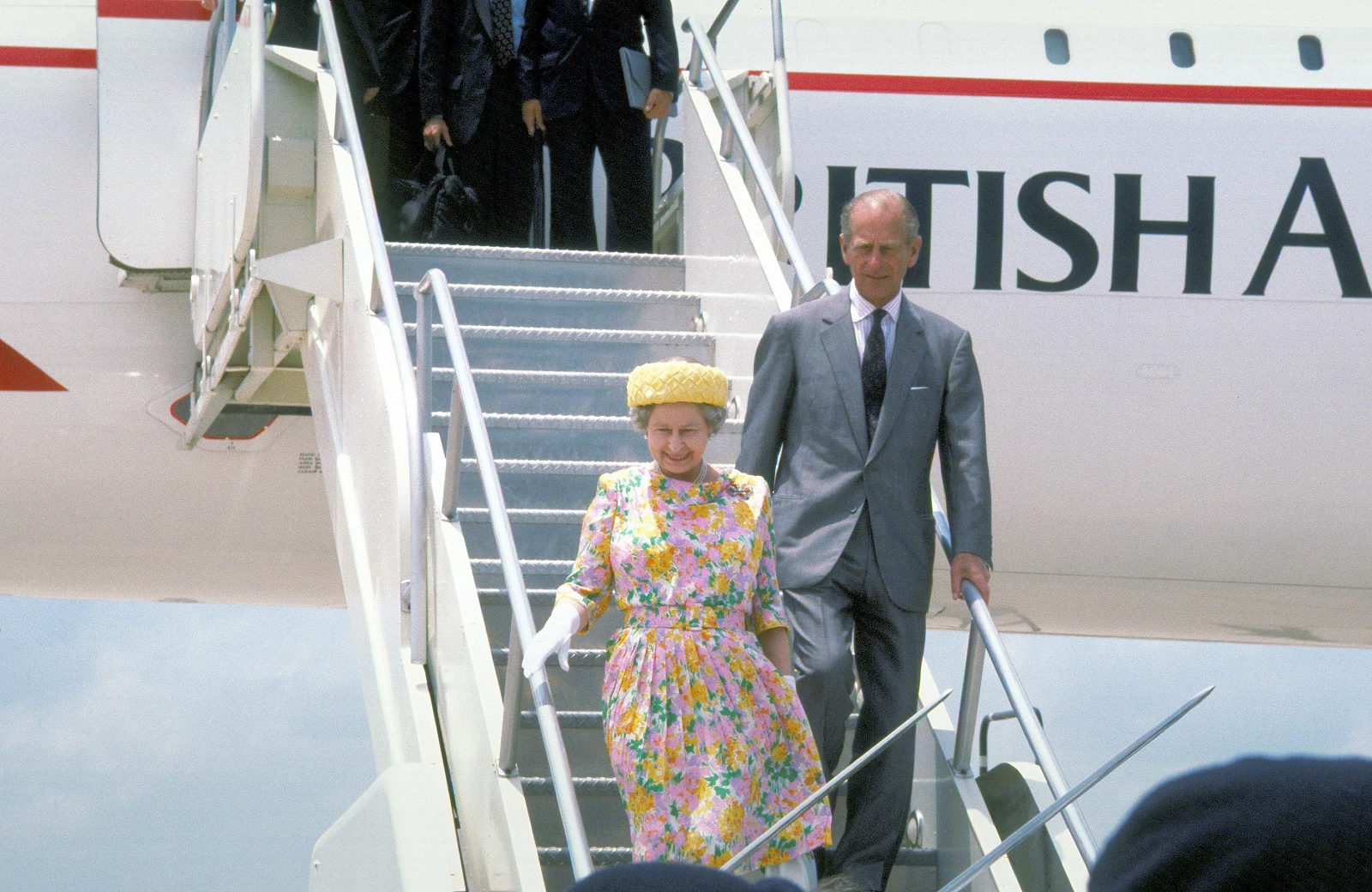 Queen_Elizabeth_II_and_Prince_Philip_disembark_from_a_British_Airways_Concorde.jpg [2.97 MB]