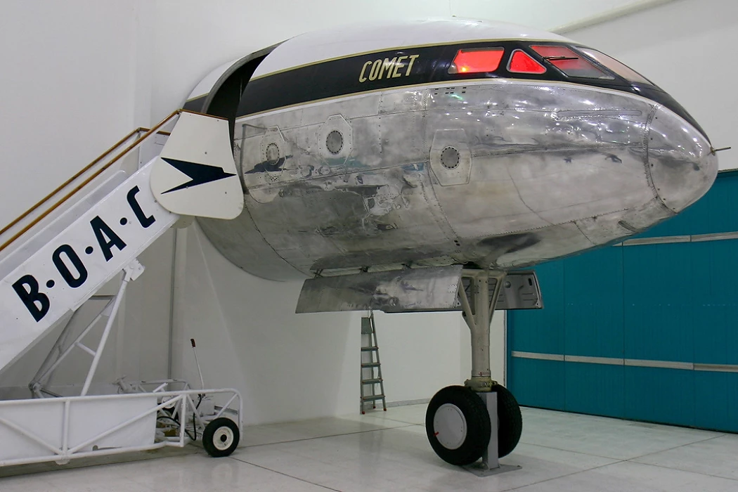 De_Havilland_DH-106_Comet_2,_BOAC_AN1347238.jpg