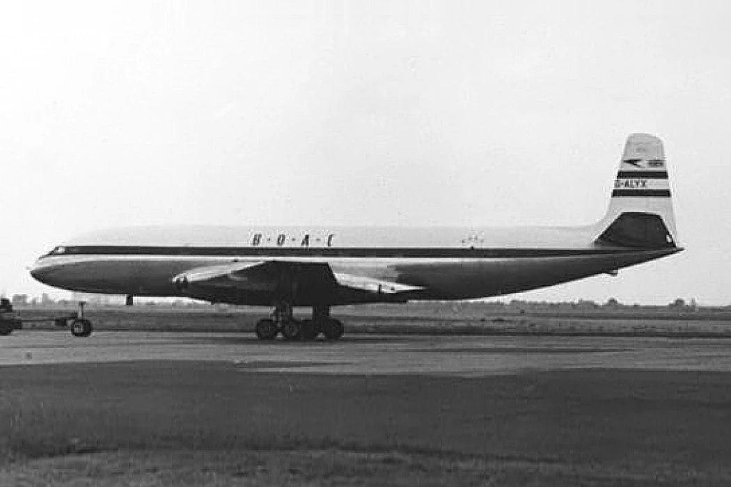 De_Havilland_Comet_1_BOAC_Heathrow_G-ALYX_1953.jpg